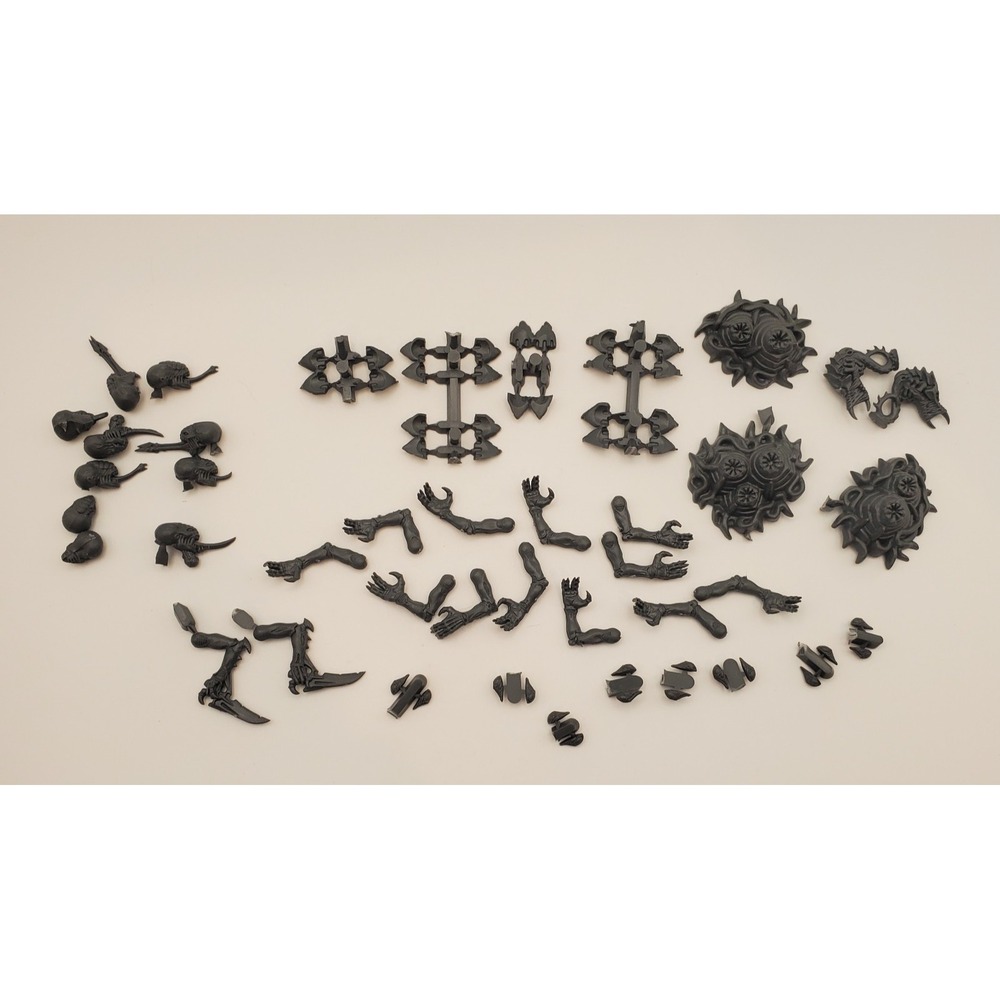 Warhammer 40k Tyranids Genestealers Lot Bits Arms, Heads, Armor, Glands, Talons